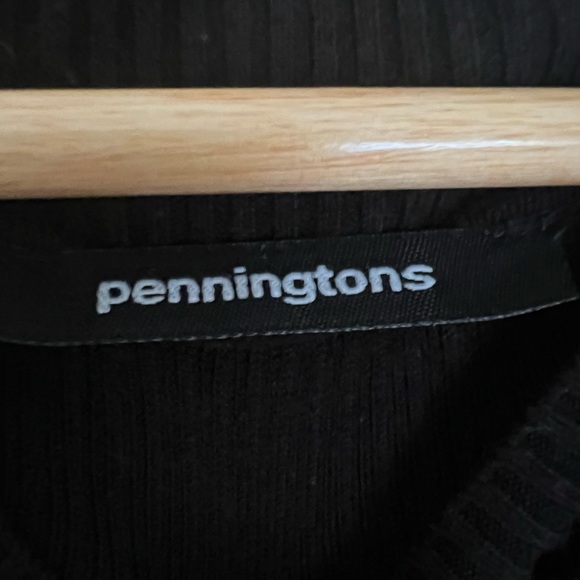 SZ 5X SLEEVELESS BLACK KNIT TOP WITH SILVER ACCENTS AND RUFFLED COLLAR - Picture 6 of 8